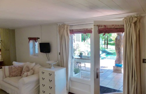 Vernet-la-Varenne Cottage | La Maison Marguerite, cottage in the countryside