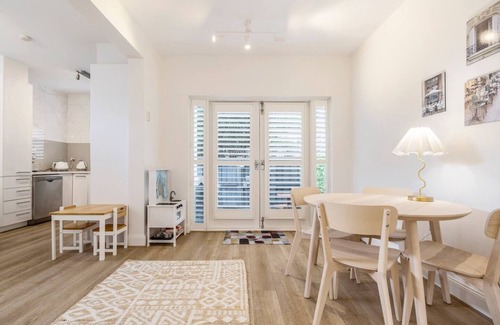 Kew East House | La Maison Parisian Charm moments from High Street