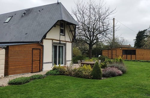 Morgny-la-Pommeraye House | La Maisonette