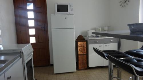 Les Assions House | La Manchote