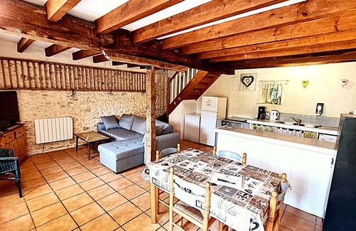 Saint-Just-Luzac House | La Mangeoire 2 bedroom cottage