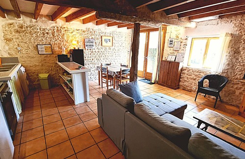 Saint-Just-Luzac House | La Mangeoire 2 bedroom cottage