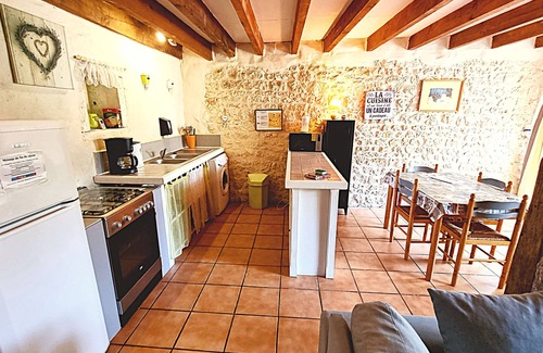 Saint-Just-Luzac House | La Mangeoire 2 bedroom cottage