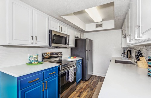 Pensacola Beach House | La Margarita |Recently Updated 2BR Townhome |End Unit |Huge Open Deck |Short Walk To The Beach