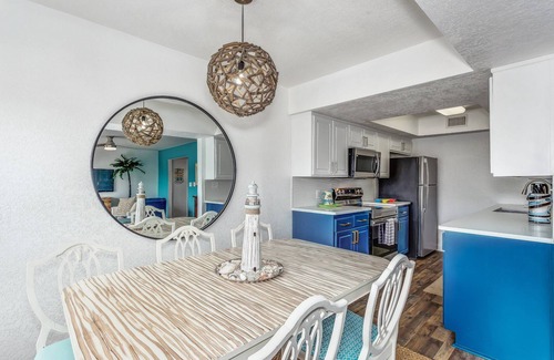 Pensacola Beach House | La Margarita |Recently Updated 2BR Townhome |End Unit |Huge Open Deck |Short Walk To The Beach