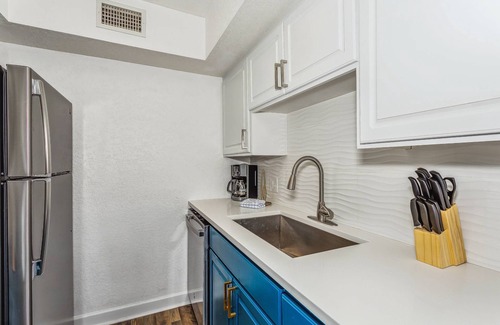 Pensacola Beach House | La Margarita |Recently Updated 2BR Townhome |End Unit |Huge Open Deck |Short Walk To The Beach