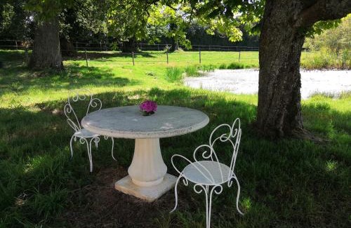 Orsennes Bed & Breakfast | La Marquise Penchée