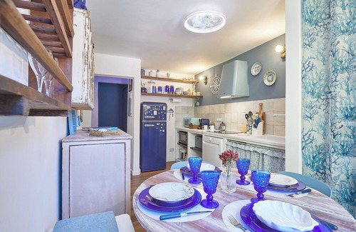 Albenga Apartment | La Medusa Blu - Two Bedroom Apartment, Sleeps 3