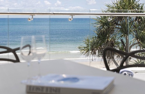 Noosa Heads Apartment | La Mer: Stunning Beachfront Designer Dream