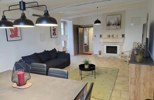 Grignan House | La Montée du Château