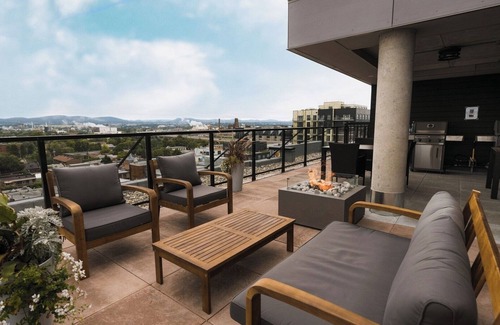 Saint-Roch Condo | La Montmorency | Parking | BBQ and pool | AC