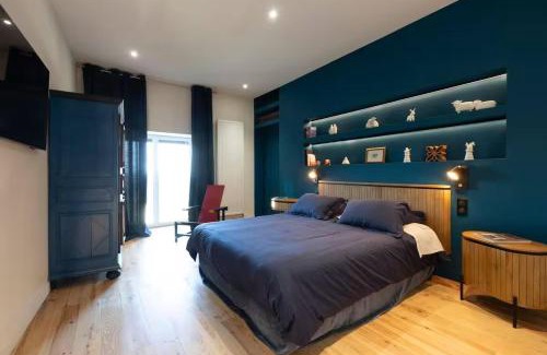 Rilhac-Lastours House | La Motte Bleue