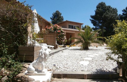 La Garde-Freinet Bed & Breakfast | La Moucheliere Chambre d Hôtes