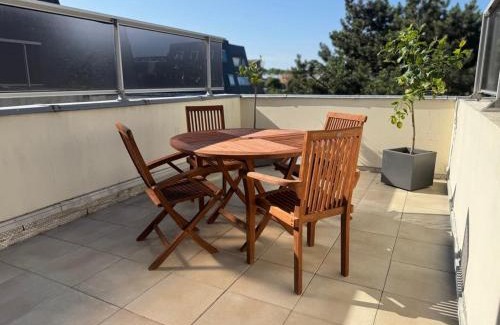Bernieres-sur-Mer Apartment | La mouette rieuse, terrasse, vue mer, accès plage