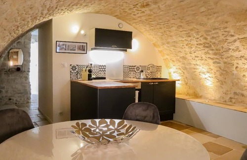 Senlis House | La Nonette- Le Charme de la Campagne à 5 mn à Pied du Centre Ville Historique