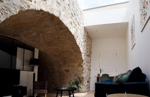 Senlis House | La Nonette- Le Charme de la Campagne à 5 mn à Pied du Centre Ville Historique
