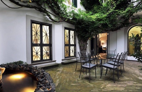 Trastevere Villa | La Palazzina Santa Dorotea, splendid Rome Townhouse with courtyard garden