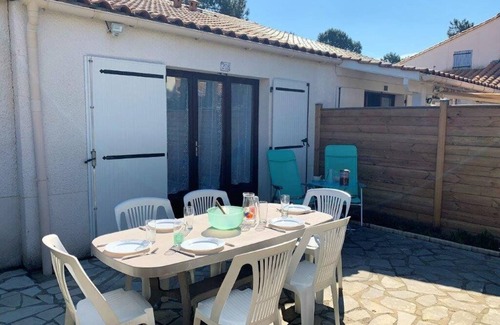 Les Mathes Apartment | La Palmyre - SMALL TERRACED VILLA - SHARED POOL - near city center