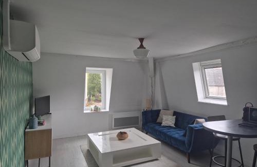 Remiremont Apartment | La Pause Vosgienne du Boulevard proche gare Centre ville & climatisé