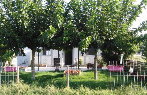 Saint-Paul-Trois-Chateaux House | La Petite Maison Dans la Prairie