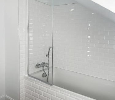 Senlis House | La Petite Fontaine