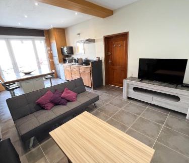 Le Plessis-Feu-Aussoux House | la petite maisonnette