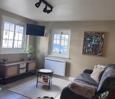 Conteville House | La Petite Hortense