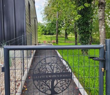 Les Hauts-de-Chee Apartment | La petite maison d'Adèle