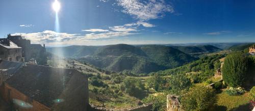 Castelnau-Pegayrols House | La Petite Maison des Artistes