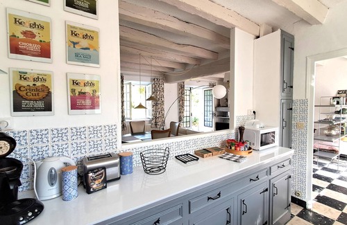 Cuzion House | La petite Maison de Cuzion