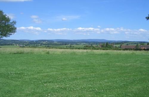 Maux Bed & Breakfast | La petite maison - L'Ouche Charlot