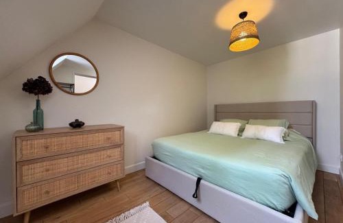 Rambouillet Apartment | La Petite Orangerie - near castle