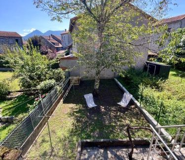 Oust House | La Petite Ourse maison de village à Oust