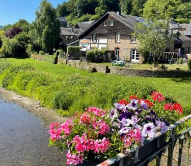 Vresse-sur-Semois House | La Petite Passerelle à Mouzaive