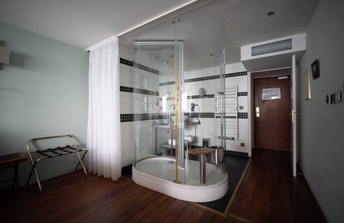 Saint-Martin-du-Littoral Hotel | La Petite Rade Hôtel