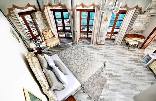 Yenifoca Hotel | La Petra Hotel - Special Class
