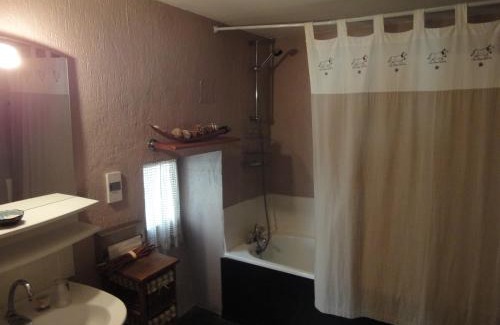 Courry Bed & Breakfast | La picholine chambre paons