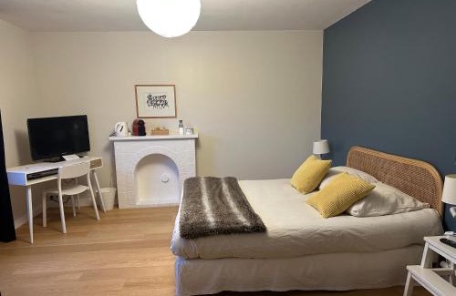 Vertou Bed & Breakfast | La Pierre Percée - logement indépendant - accès digicode