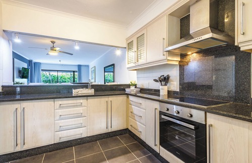 Ballito Apartment | La Pirogue, Spacious 3 Bed | Willards Beach | Pool