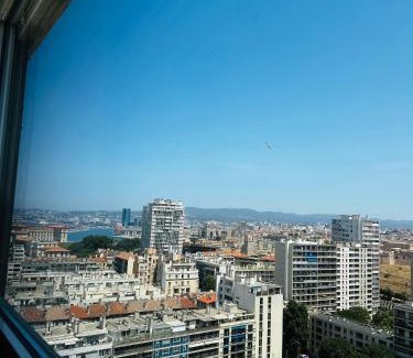 Le Pharo Apartment | La plage