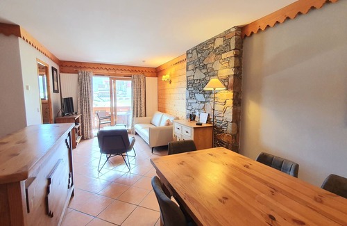 Aime Apartment | LA PLAGNE - 3 bedroom apartment, ski in, Residence 4 * with swimming pool
