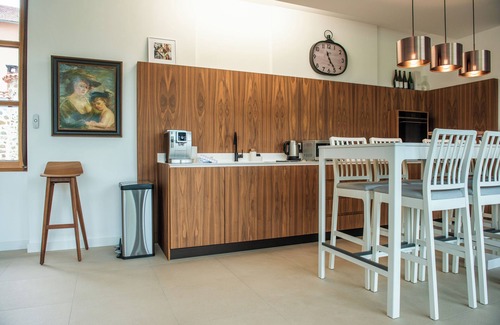 Le Puy-en-Velay Apartment | La Plâtrière, 5-star apartment in the upper town of Le Puy. Private garage.