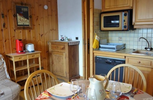 Saint-Gervais-les-Bains Apartment | La pointe des Aravis 4 by Interhome