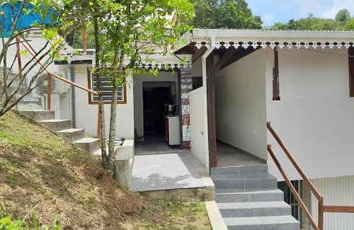 Riviere-Pilote Ski Chalet | La Poulette amazonienne