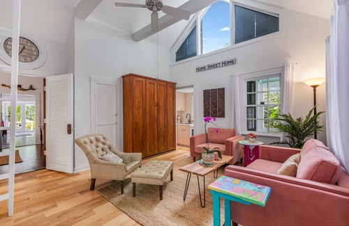 White St. Gallery House | LA PUERTA ROSA~Charming 3 bed/2 bath Conch Home in Old Town Key West!