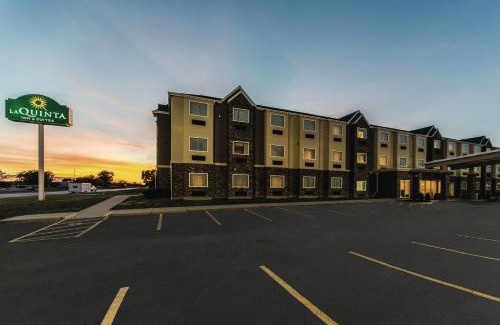 Collinsville Hotel | La Quinta by Wyndham Collinsville - St. Louis