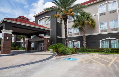 North Shore Hotel | La Quinta by Wyndham Houston East at Normandy