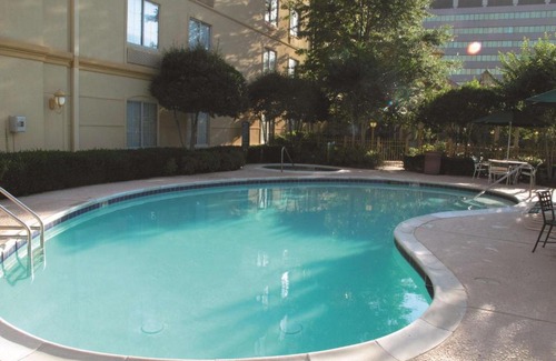 White Station Hotel | La Quinta by Wyndham Memphis Primacy Parkway
