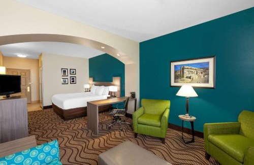 Wydewood Estates Hotel | La Quinta by Wyndham Midland North