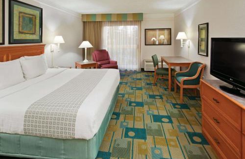 Peoria Hotel | La Quinta by Wyndham Phoenix West Peoria